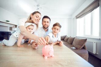 Jak oszczędzać na opłatach bankowych